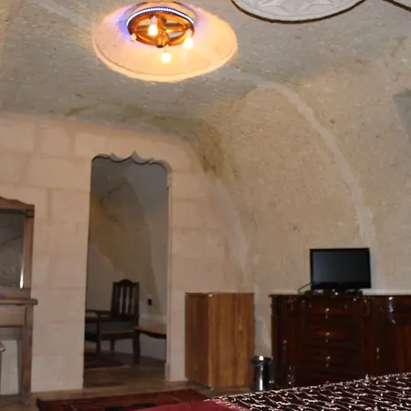 Dilek Tepesi Cave Hotel