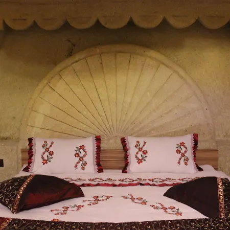 Dilek Tepesi Cave 3* Ayvali