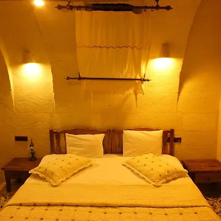 Dilek Tepesi Cave Hotel