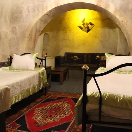 Dilek Tepesi Cave Hotel