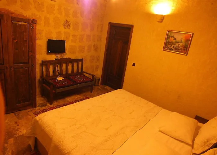 Отель Dilek Tepesi Cave 3*