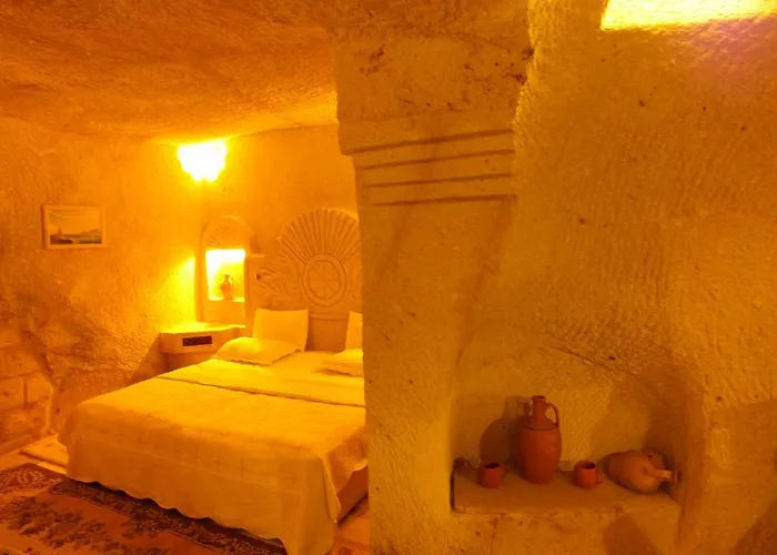 Отель Dilek Tepesi Cave 3*