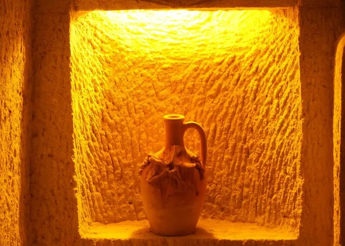 Dilek Tepesi Cave 3* أيواليه