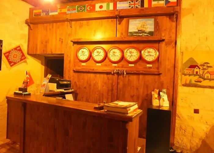 Dilek Tepesi Cave أيواليه